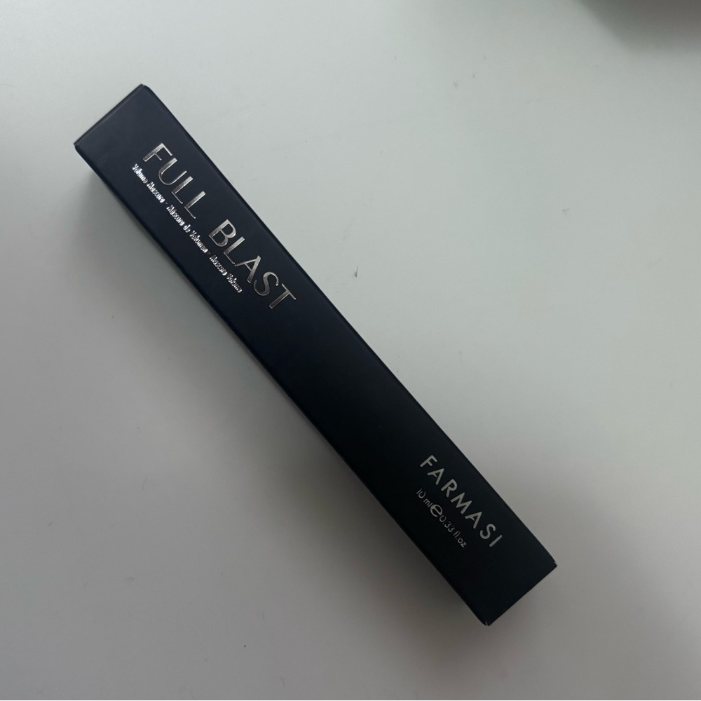 Farmasi Full Blast in Elegant Black